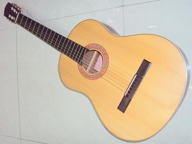 Đàn guitar gò vấp