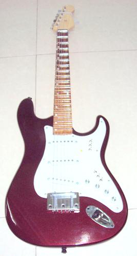 Đàn guitar cổ điện màu nâu