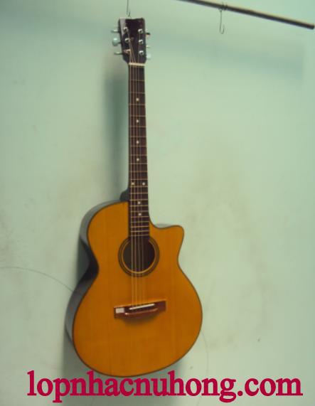 Đàn guitar acoustic màu gỗ