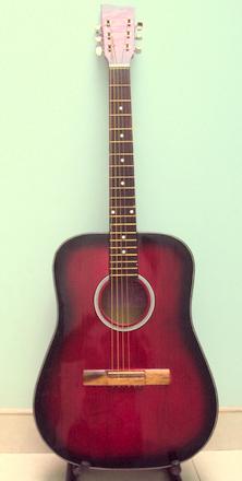 Đàn guitar đỏ