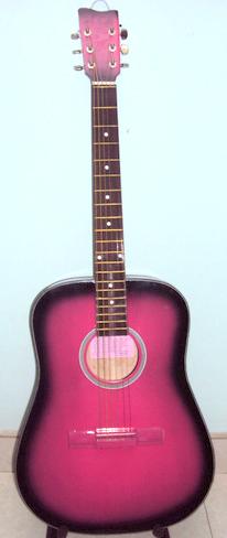 Đàn guitar hồng