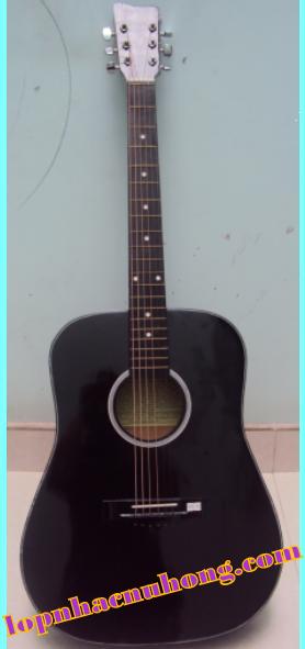 Đàn guitar màu đen