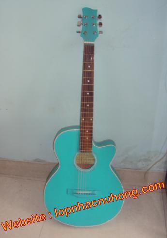 Đàn guitar xanh ngọc