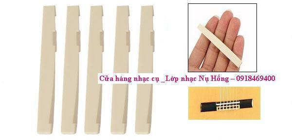 Ngựa dưới đàn guitar