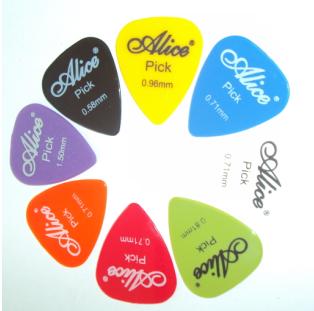 Phím gảy guitar giá rẻ