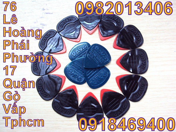 Pick gảy đàn guitar