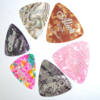 Pick guitar giá rẻ