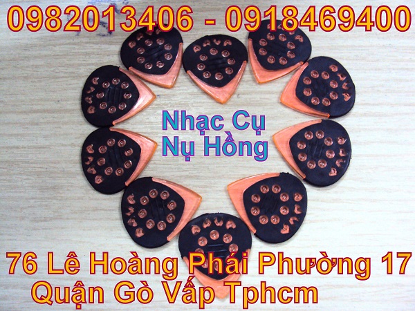 Pick guitar