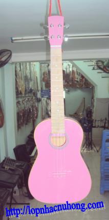 Ukulele màu hồng