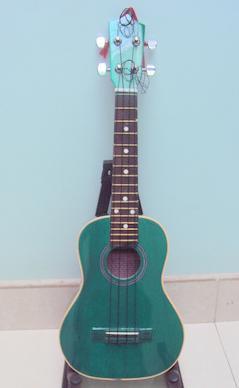 Đàn ukulele xanh lá