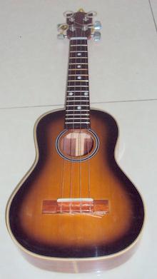 Ukulele màu gỗ lam đen